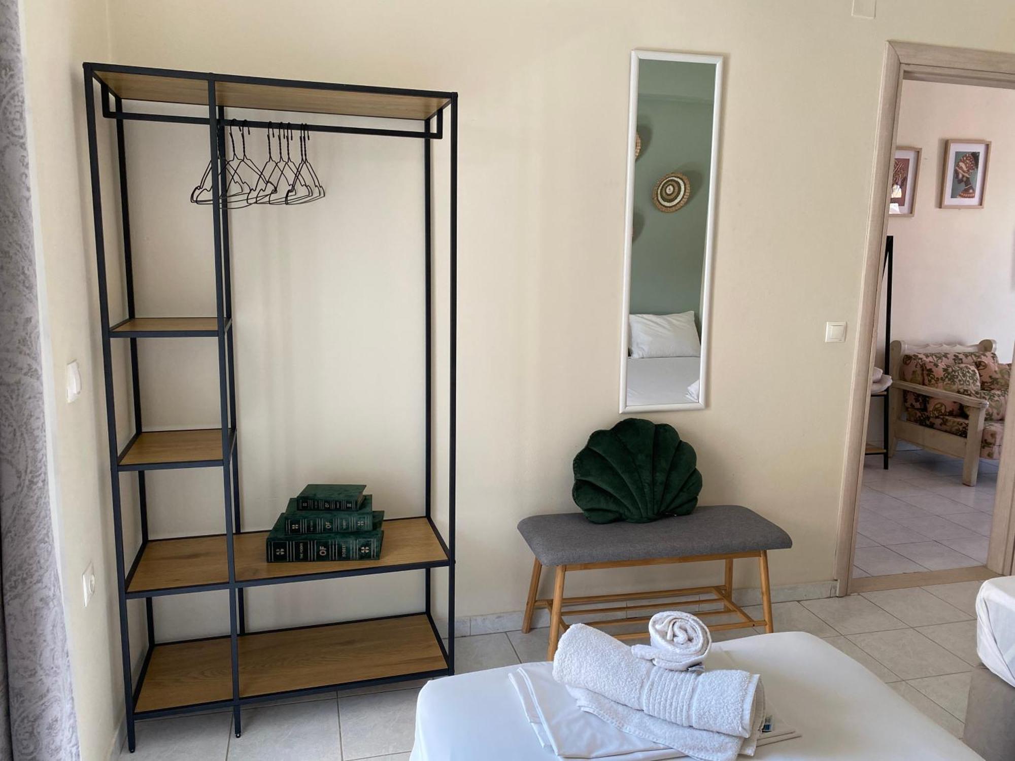 Kallas Apartments Laganas Bagian luar foto